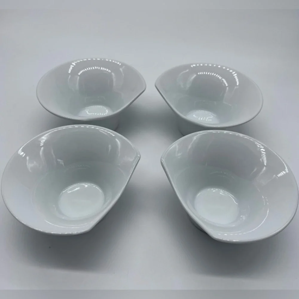 4 porcelain ramekin serving / tasting dishes